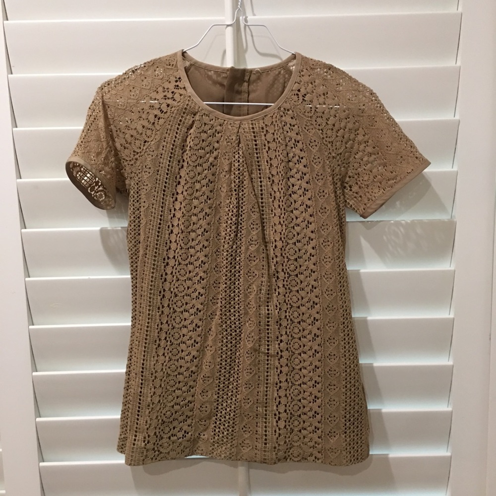 Banana Republic Lace Top - Picture 2 of 5
